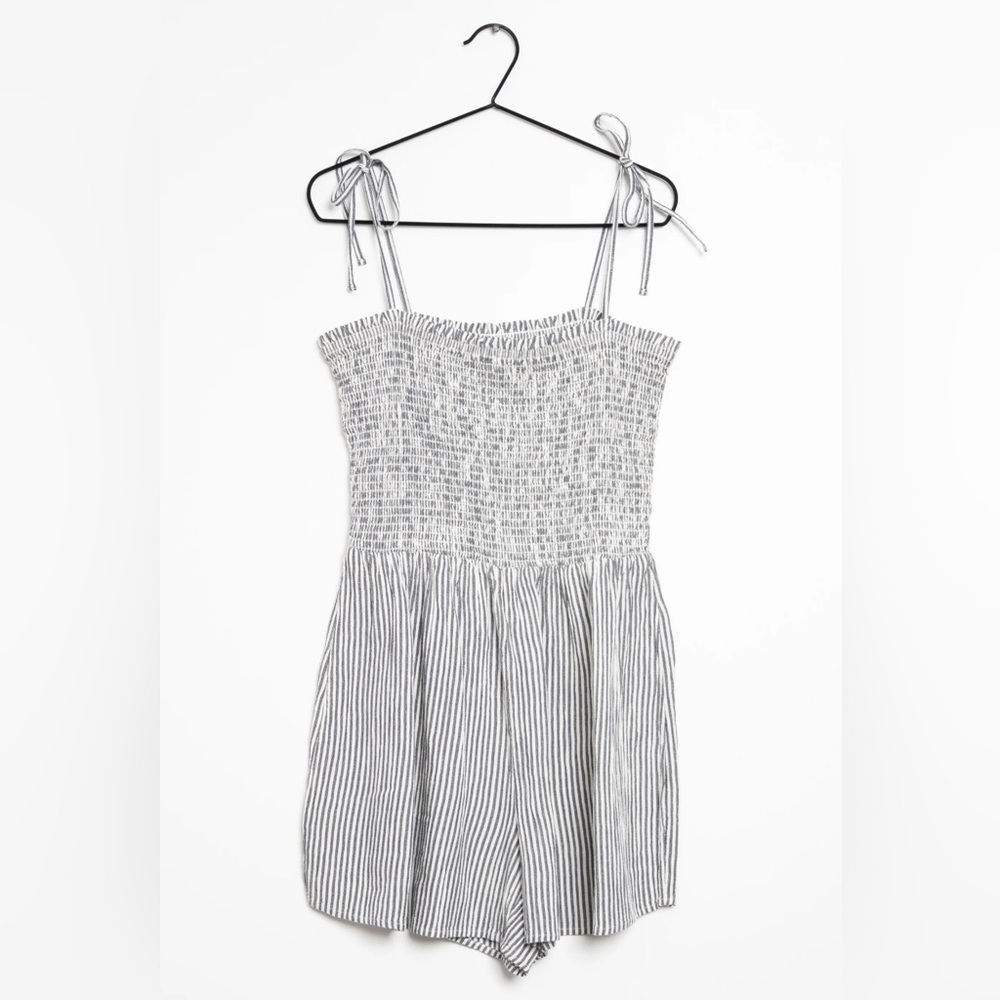 WEEKDAY Linen Romper with tie straps - size M